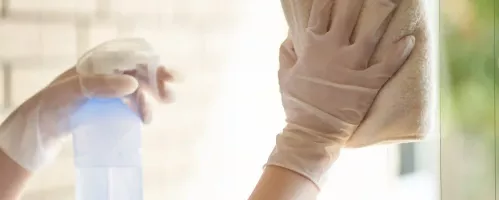 Limpieza de ventanas por personas especializadas y de confianza en Barcelona, Badalona y Santa Coloma. Limpieza en Oficinas, empresas, hogares y casas.